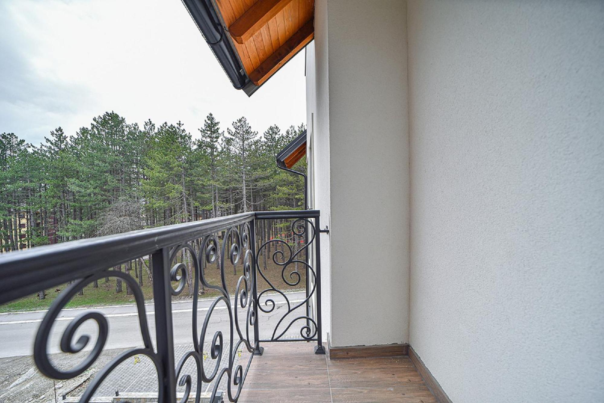 Beli Bor Zlatibor Aparthotel Bagian luar foto